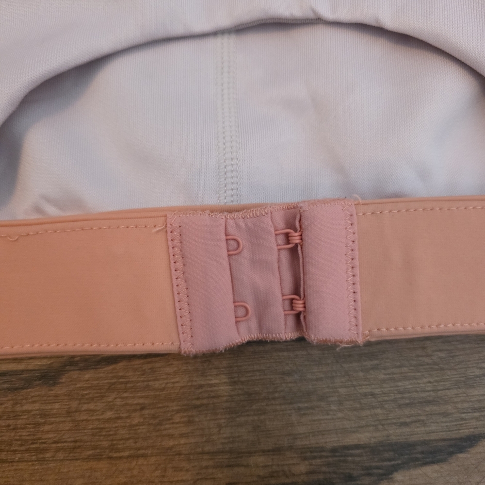 Fabletics Colorblock Sports Bra - Picture 5 of 7